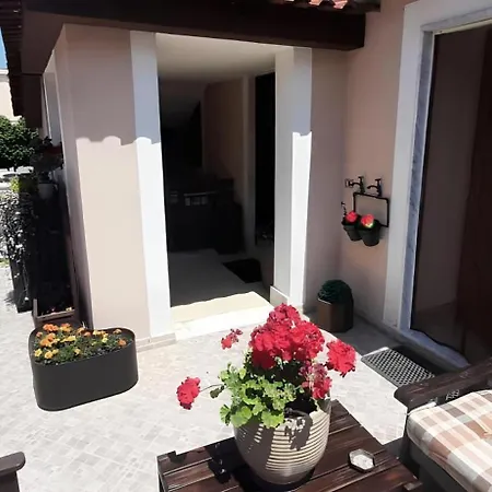House Nellina Apartment *